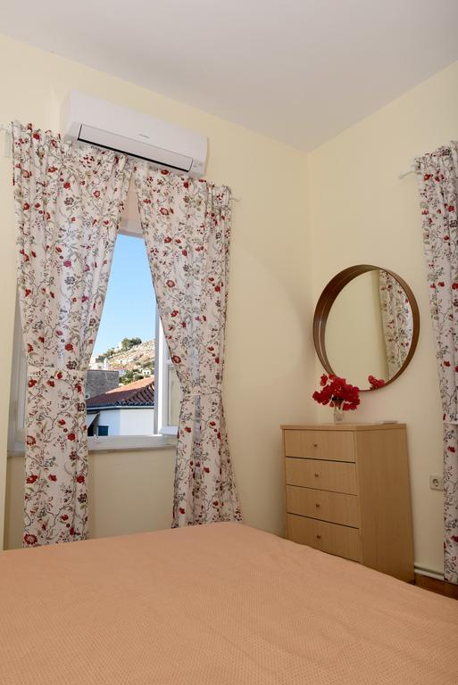 Kalogiannis Apartments هيدرا المظهر الخارجي الصورة
