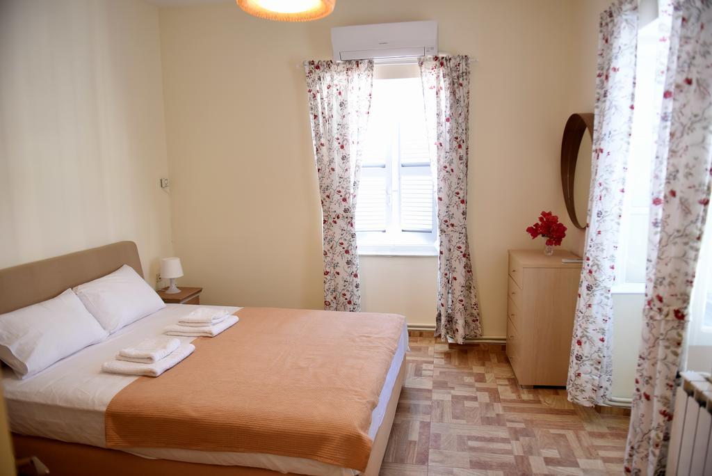 Kalogiannis Apartments هيدرا المظهر الخارجي الصورة